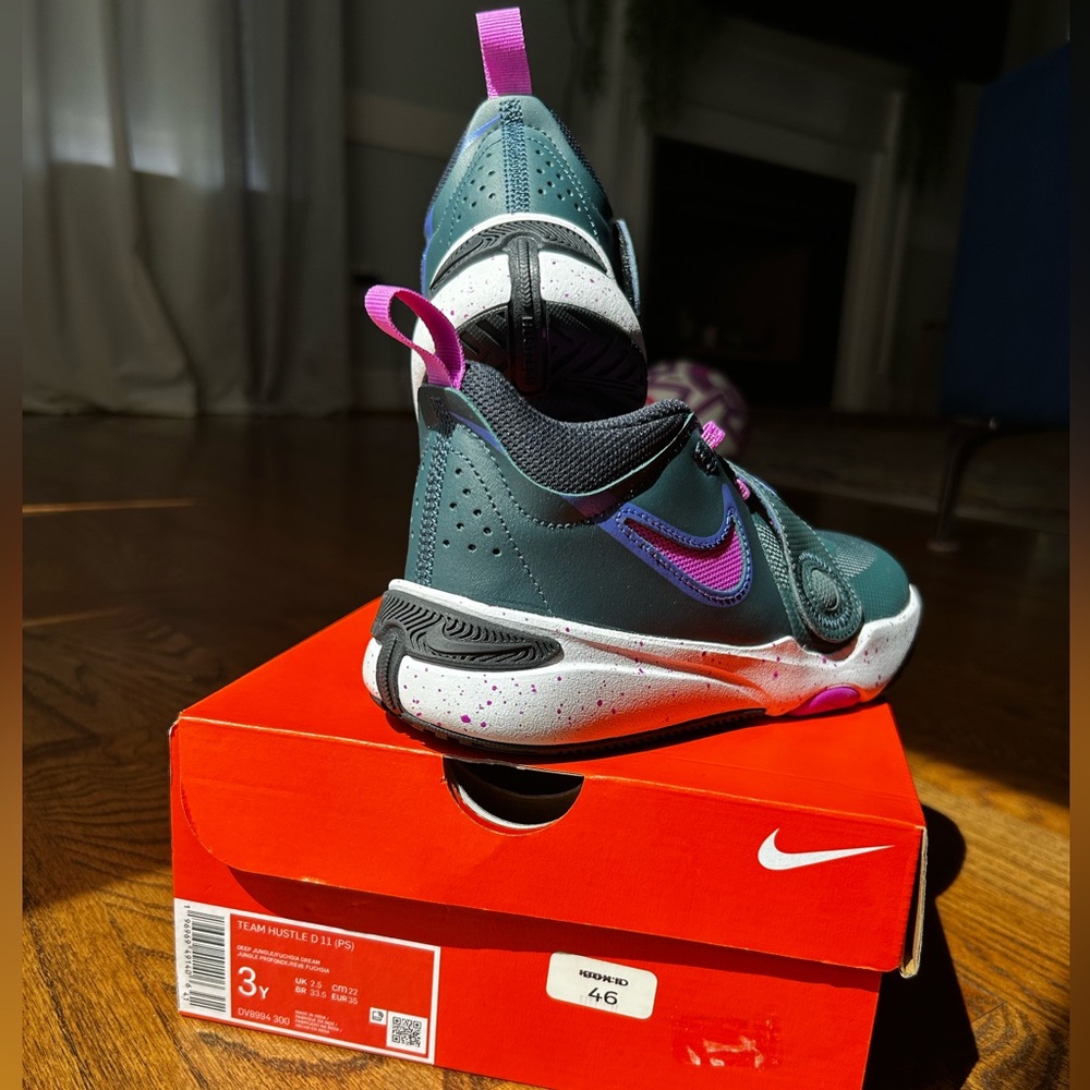 Nike Kids' Basketball Shoes - Picture 2 of 2